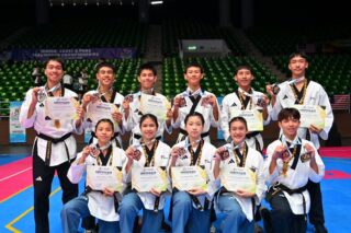 สรุปผลการแข่งขันในรายการ 8th  Asian Junior Taekwondo Poomsae Championships ในวันที่ 29 กรกฎาคม 2568 ณ เมืองกูชิง ประเทศมาเลเซีย👇🏻

นักกีฬาเทควันโดทีมชาติไทยสามารถทำผลงานได้ 1 เหรียญเงิน และ 4 เหรียญทองแดง ดังนี้

1 เหรียญเงิน🥈
🥈ประเภทพุมเซ่ทีมชาย
🇹🇭นายกมลเทพ  สนธิเณร 
🇹🇭นายพงศกร  ทองดี 
🇹🇭นายปุญวิชย์  สมวิทูร 

4 เหรียญทองแดง🥉🥉🥉🥉

🥉ประเภทพุมเซ่เดี่ยวชาย
🇹🇭นายปุญวิชย์  สมวิทูร 

🥉ประเภทฟรีสไตล์พุมเซ่เดี่ยวชาย
🇹🇭นายรัชพล  ใยบัว 

🥉ประเภทฟรีสไตล์พุมเซ่คู่ผสม
🇹🇭นายพวัสส์  พัชรพงศ์ศิริ 
🇹🇭นางสาวชนิกานต์  ชิโนทัย

🥉ประเภทฟรีสไตล์ทีมผสม
🇹🇭นายรัชพล  ใยบัว 
🇹🇭นายปัณณธร  ศิริโสม 
🇹🇭นายศักดิ์วรินทร์ โอภาชาติ 
🇹🇭นางสาวรินรดา  น้ำทองไทย 
🇹🇭นางสาวกัญญาพัชร ไหมเจริญ 
🇹🇭นางสาวสุชานันท์ อินทร์แจ้ง

ขอแสดงความยินดีด้วยนะคะ🎉🥋🇹🇭

Cr.ขอบคุณรูปสวยๆจาก Sport Action 🙏🏻