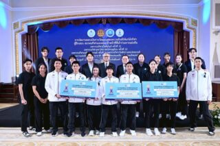 ผศ.พิมล ศรีวิกรม์ นายกสมาคมกีฬาเทควันโดแห่งประเทศไทย พร้อมด้วยคุณธนฑิตย์ รักตะบุตร  เลขาธิการ นำคณะผู้ฝึกสอนและนักกีฬาเทควันโดทีมชาติไทย 

ร่วมงานมอบเงินรางวัลและแสดงความยินดีให้แก่ นักกีฬา ผู้ฝึกสอน สมาคมกีฬา และคณะเจ้าหน้าที่ที่เข้าร่วมการแข่งขัน มหกรรมกีฬามหาวิทยาลัยโลกฤดูร้อน ครั้งที่ 32 ,ชิงชนะเลิศแห่งเอเชียระดับยุวชนเยาวชนประเภทต่อสู้และท่ารำ ประจำปี 2568 และมหกรรมกีฬาเอเชียนยูธเกมส์ ครั้งที่ 3 ในวันพุธที่ 12 พฤศจิกายน  2568 ณ ตึกสันติไมตรี ทำเนียบรัฐบาล 🎉🥋🇹🇭