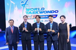 การแข่งขัน Bangkok 2025 World Taekwondo Grand Prix Challenge ณ อินดอร์สเตเดียมหัวหมาก  ในวันสุดท้าย วันที่ 24 พฤศจิกายน 2568

สมาคมกีฬาเทควันโดแห่งประเทศไทย ขอขอบคุณ อดีตนักกีฬาเทควันโดทีมชาติไทย ที่เคยเข้าร่วมและได้รับเหรียญรางวัลในการแข่งขันกีฬาโอลิมปิก ที่ให้เกียรติมาเป็นผู้เชิญเหรียญรางวัลให้กับนักกีฬา 

ได้แก่
🥋คุณพาณิพัค  วงศ์พัฒนกิจ
🥋คุณรังสิญา  นิสัยสม
🥋คุณรามณรงค์  เสวกวิหารี

อย่าลืมมาร่วมชม ร่วมเชียร์ และส่งกำลังใจให้นักกีฬาเทควันโดทีมชาติไทยกันเยอะๆนะคะ  🇹🇭👍🏻🎉