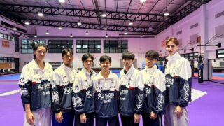 การแข่งขันรายการ 13th Turkiye Open 2026 
ณ เมืองอันตัลยา  ประเทศตุรกี ในวันสุดท้าย วันที่ 31 มีนาคม 2569

นักกีฬาเทควันโดทีมชาติไทยจะลงทำการแข่งขันจำนวน 7 คนได้แก่

1. นายณัฐพร   แดงนก 
🥋รุ่นน้ำหนักไม่เกิน 54 กิโลกรัม

2. นายสิรวิชญ์   มะหะหมัด 
🥋รุ่นน้ำหนักไม่เกิน 58 กิโลกรัม

3. นายณภัทร   ศรีติมงคล 
🥋รุ่นน้ำหนักไม่เกิน 63 กิโลกรัม

4. นายบัลลังก์ ทับทิมเเดง 
🥋รุ่นน้ำหนักไม่เกิน 68 กิโลกรัม

5. นายกฤตยชญ์  พร้อมปัจจุ 
🥋รุ่นน้ำหนักไม่เกิน 74 กิโลกรัม

6. นายธนาธร  แซ่โจ 
🥋รุ่นน้ำหนักไม่เกิน 80 กิโลกรัม

7. นายแจ็ค  วูดี้ เมอเซอร์ 
🥋รุ่นน้ำหนักไม่เกิน 87 กิโลกรัม

🎥ช่องทางการรับชม
https://www.youtube.com/live/vjpSeuHKsAk?si=Wv2MmvnxmWcAeyZg

⏰ เริ่มการแข่งขันเวลา 13.00 น. (￼เวลาประเทศไทย)

อย่าลืมส่งกำลังใจให้ทีมเทควันโดไทยด้วยนะคะ 🥋🇹🇭✌🏻