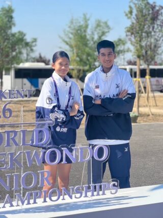 การแข่งขันรายการ Tashkent 2026 World Taekwondo Junior Championships ในวันที่สี่  
วันที่ 15 เมษายน 2569 ณ เมืองทาชเคนต์ ประเทศอุซเบกิสถาน👇🏻

นักกีฬาเทควันโดทีมชาติไทยจะลงทำการแข่งขัน จำนวน 2 คน ได้แก่

🇹🇭นางสาวเพชรฎาภรณ์ พัฒน์นันทหิรัญ 
🥋รุ่นน้ำหนักไม่เกิน  44 กิโลกรัม

 🇹🇭นายตรุณ ซิงห์เกิล 
🥋รุ่นน้ำหนักไม่เกิน 78 กิโลกรัม

🎥ช่องทางการรับชม

https://www.youtube.com/live/eyn6Osx_aIo?si=xTEgQr7g4QI-RRt2

⏰เริ่มการแข่งขันเวลา 11.00 น. (เวลาประเทศไทย)

อย่าลืมส่งกำลังใจให้ทีมเทควันโดไทยด้วยนะคะ 🥋🇹🇭✌🏻