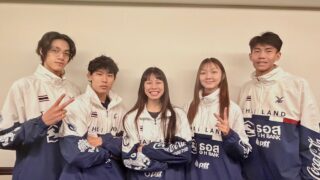 การแข่งขันในรายการ 27th  Asian Taekwondo Championships ณ เมืองอูลานบาตาร์ ประเทศมองโกเลีย ในวันสุดท้าย  วันที่ 24 พฤษภาคม 2569  

นักกีฬาเทควันโดทีมชาติไทยจะลงทำการแข่งขัน จำนวน 5 คน ได้แก่ 

1.นางสาวณัฐกมล ​​วาสนา
🇹🇭​​​รุ่นน้ำหนักไม่เกิน 57​ กิโลกรัม

2.นางสาวศศิกานต์  ​ทองจันทร์
🇹🇭​​รุ่นน้ำหนักไม่เกิน 62​ กิโลกรัม

3.นายบัลลังก์​​ ทับทิมเเดง​​
🇹🇭รุ่นน้ำหนักไม่เกิน 68​ กิโลกรัม

4.นายธนภูมิ​​ เฟื่องน้อย​​
🇹🇭รุ่นน้ำหนักไม่เกิน 68​ กิโลกรัม

5.นายธนาธร ​​แซ่โจ​​​
รุ่นน้ำหนักไม่เกิน 80​ กิโลกรัม

เริ่มการแข่งขันเวลา 08.00 น. (เวลาประเทศไทย)

🎥 ช่องทางการรับชม
https://youtube.com/@lulaanbaatar2026asiantaekwondo?si=7iWjcqq9L4O9DgCu

อย่าลืมส่งกำลังใจให้ทีมเทควันโดไทยด้วยนะคะ 🥋🇹🇭✌🏻