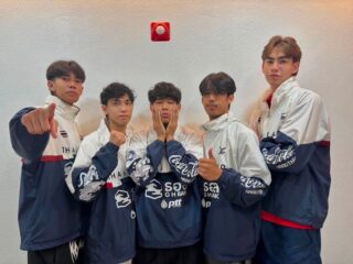 การแข่งขันรายการ 2026 Chuncheon Korea Open International  Taekwondo Championships ณ เมืองชุนชอน ประเทศเกาหลีใต้ ในวันที่สอง วันที่ 20 กรกฎาคม 2569  

นักกีฬาเทควันโดทีมชาติไทยจะลงทำการแข่งขันจำนวน  5 คน  ได้แก่

1. นายสิรวิชญ์   มะหะหมัด        
🇹🇭รุ่นน้ำหนักไม่เกิน 58  กิโลกรัม

2. นายธนภูมิ  เฟื่องน้อย        
🇹🇭รุ่นน้ำหนักไม่เกิน 68  กิโลกรัม

3. นายกฤตยชญ์    พร้อมปัจจุ        
🇹🇭รุ่นน้ำหนักไม่เกิน 74  กิโลกรัม

4. นายธนาธร    แซ่โจ            
🇹🇭รุ่นน้ำหนักไม่เกิน 80 กิโลกรัม

5. นายแจ็ค   วูดี้ เมอเซอร์        
🇹🇭รุ่นน้ำหนักไม่เกิน 87  กิโลกรัม

⏰เริ่มการแข่งขันเวลา 07.00 น. (เวลาประเทศไทย)

🎥ช่องทางการรับชม👇🏻

https://www.youtube.com/live/ZQkt2jbdhAQ?si=SrcwccCSuhshyyEY

อย่าลืมส่งกำลังใจให้ทีมเทควันโดไทยด้วยนะคะ 🥋🇹🇭✌🏻